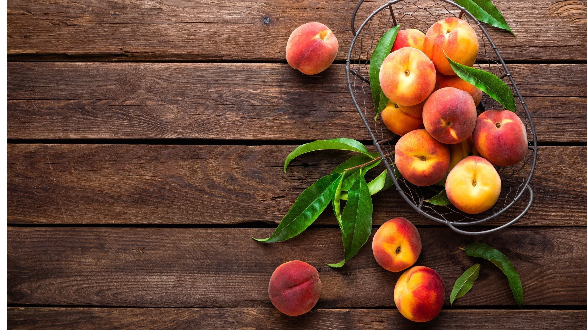 White Peach Matcha Iced Latte | Refreshing & Creamy – Zerup